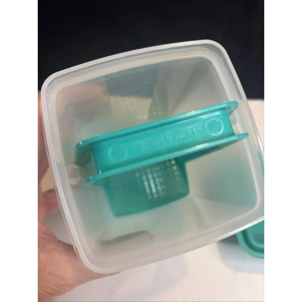 Tupperware Pick-A-Deli 4.5 Cup Square Pickle Container Strainer Teal Green